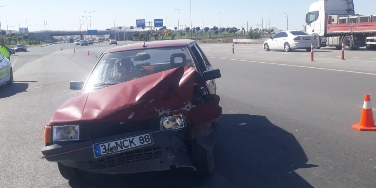 Malatya’da iki otomobil çarpıştı: 2 yaralı