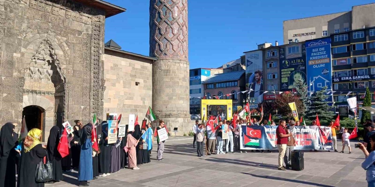 Hekim ve sağlıkçıların Erzurum’daki 93 haftalık sessiz yürüyüşü sürüyor