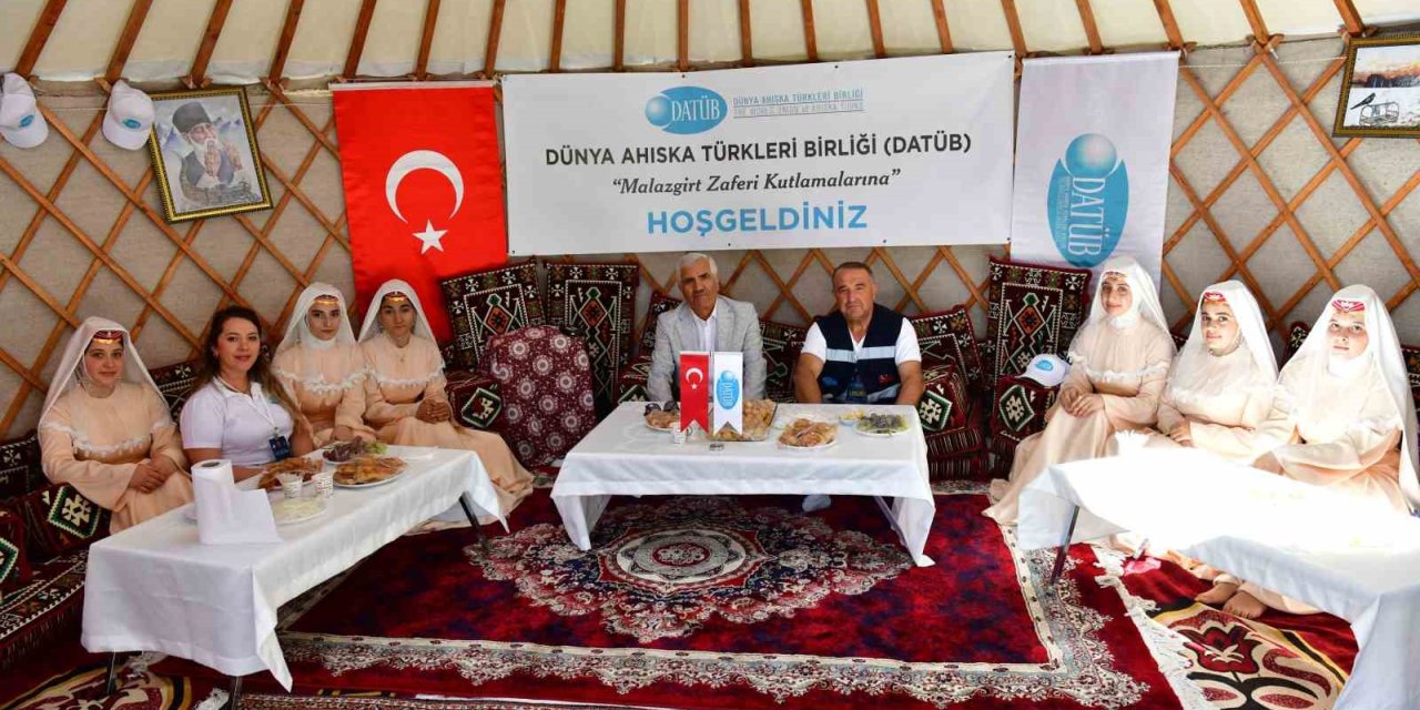 Malazgirt Zaferi etkinliklerinde DATÜB çadırına yoğun ilgi