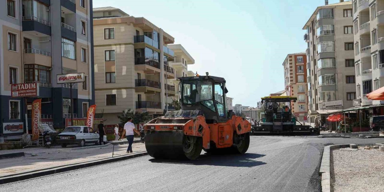 Terzioğlu Caddesi’nde asfalt serimi başladı