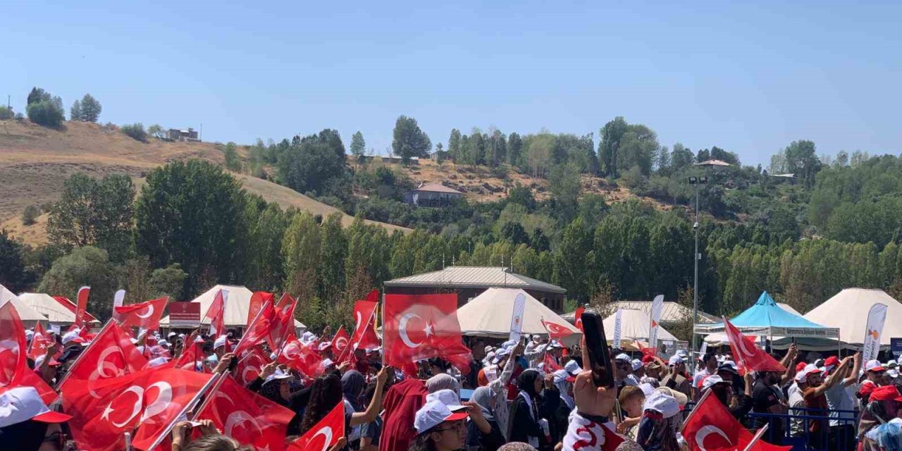 Ahlatlılar Cumhurbaşkanı Erdoğan’ı bekliyor