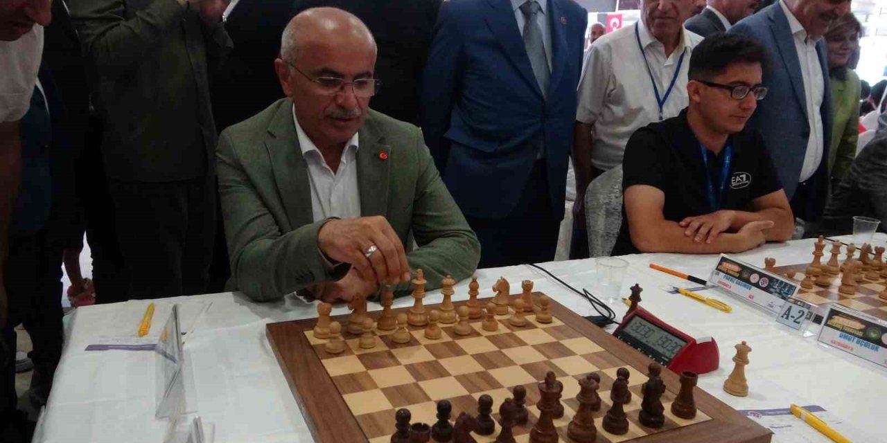 8. Uluslararası Altın Kayısı Satranç Turnuvası Malatya’da başladı