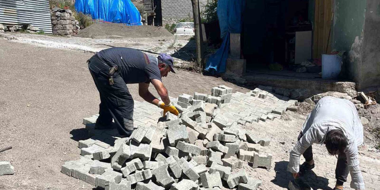 Posof’ta yol yapım çalışmaları sürüyor