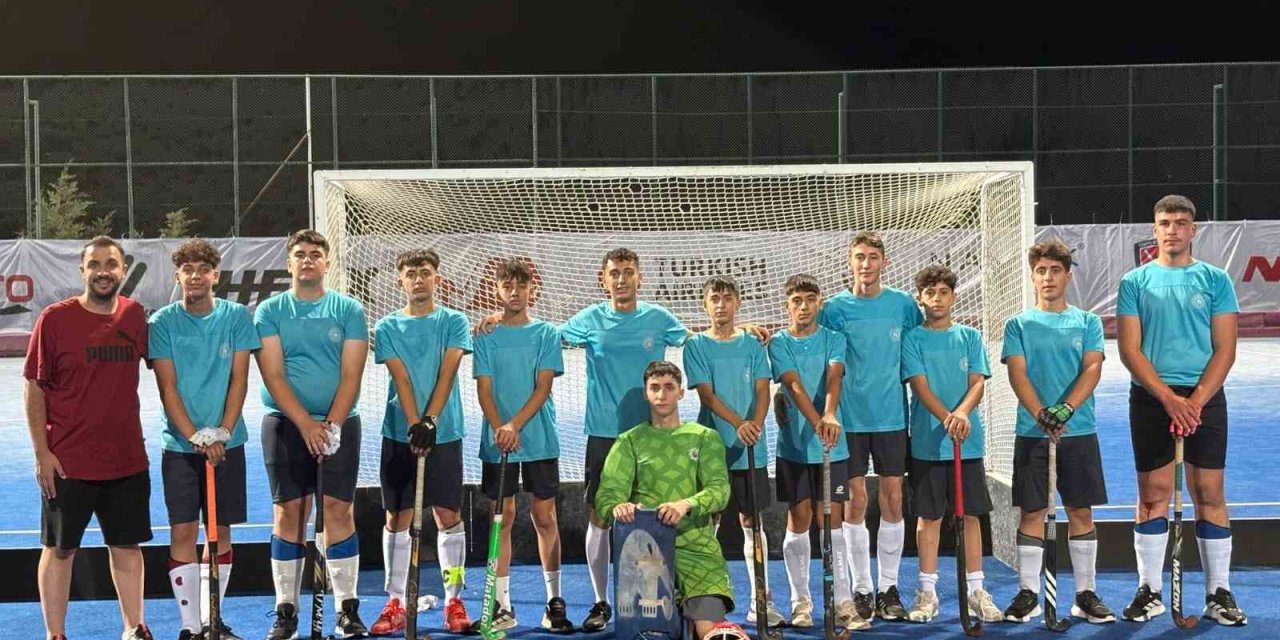 Elazığ çim hokeyinde iddialı