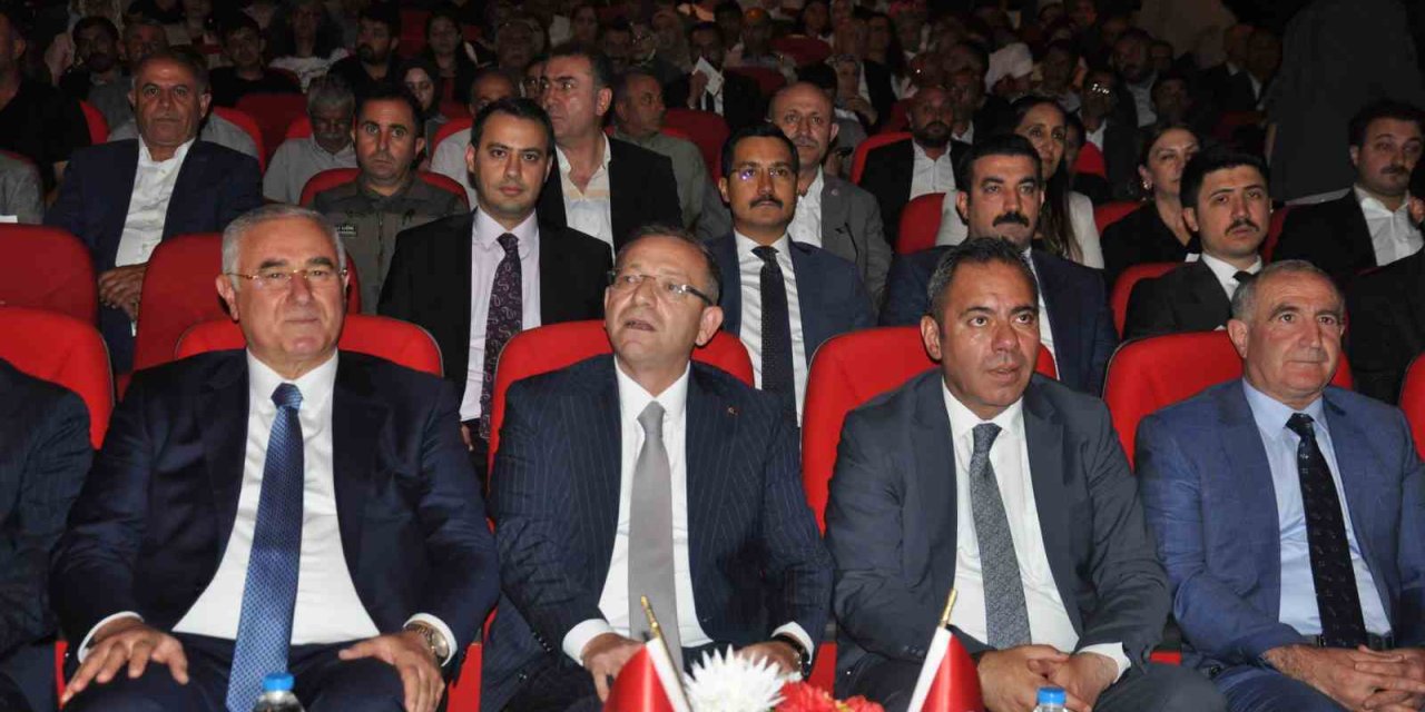 Kamu Başdenetçisi Mehmet Akarca Karslılarla buluştu