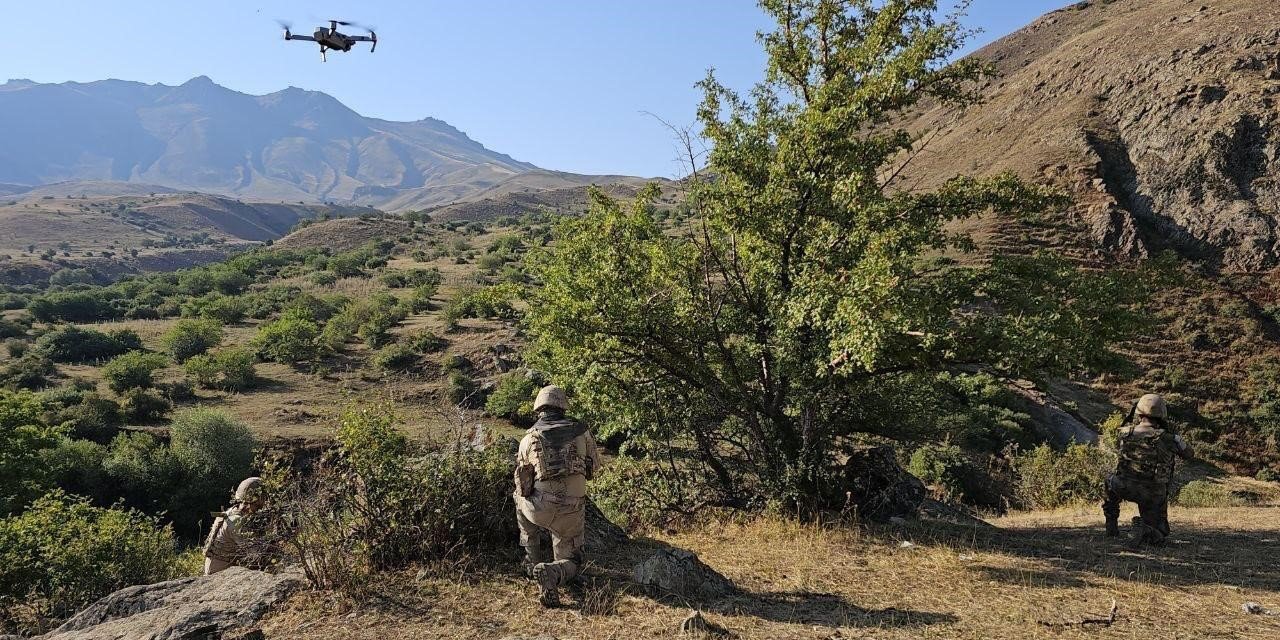 Kaybolan koyunları jandarma dronla buldu