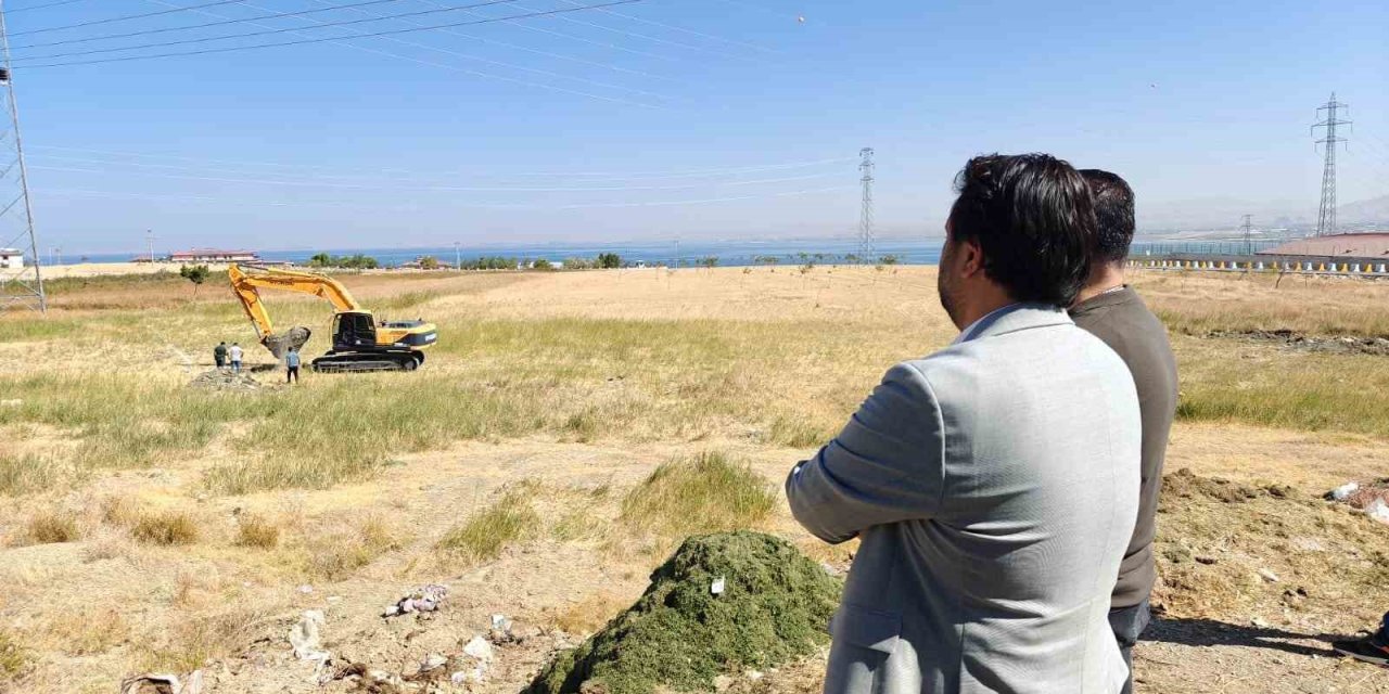 Edremit Ağız ve Diş Sağlığı Merkezi için ilk kazma vuruldu