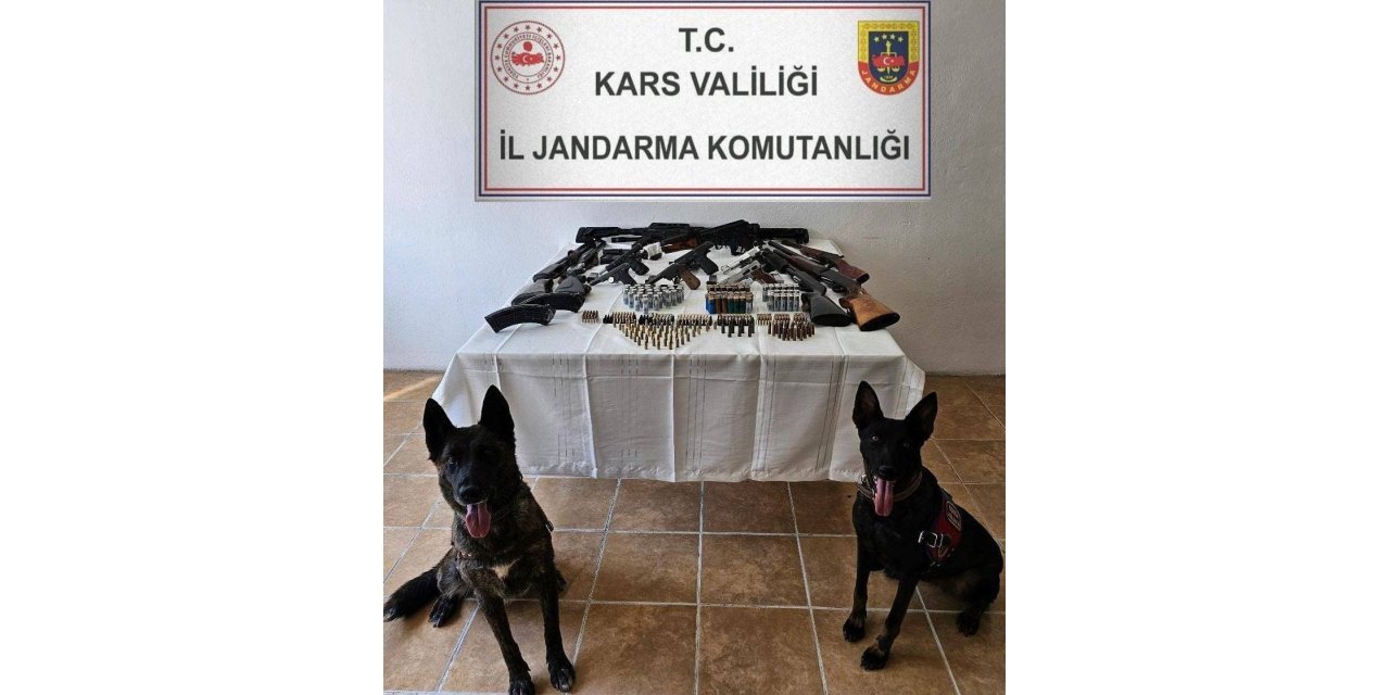 Kağızman’da çok sayıda silah ve mühimmat ele geçirildi