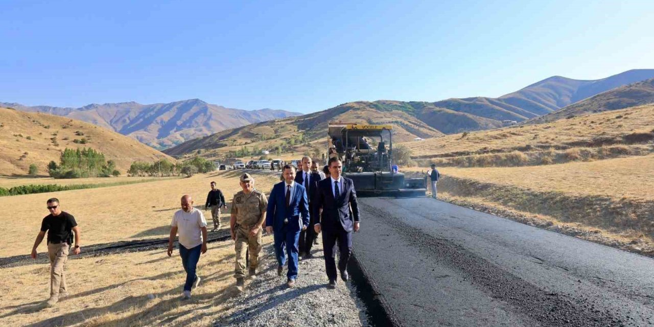 Vali Karakaya Tatvan’da incelemelerde bulundu