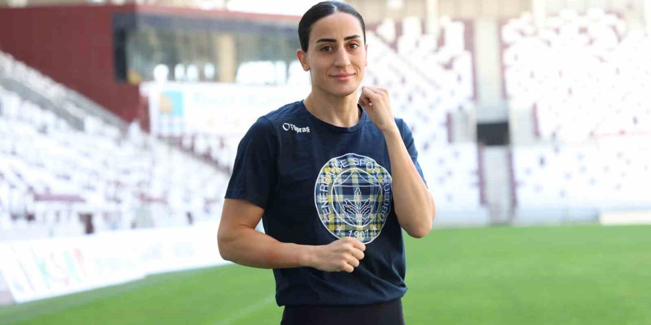 Milli boksör Gizem Özer, Dünya Boks Şampiyonası için hazırlıklarını sürdürüyor