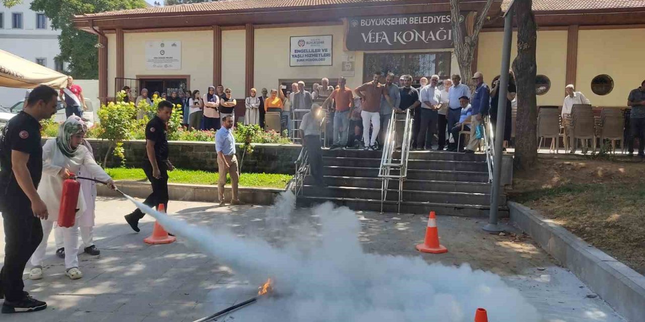 Malatya Büyükşehir’den ‘Afetlere Hazırlık’ eğitimi