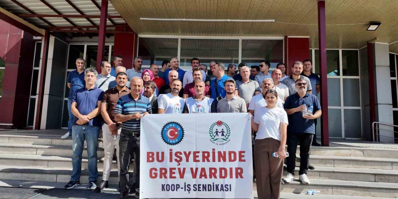 Erciş SYDV çalışanları greve başladı