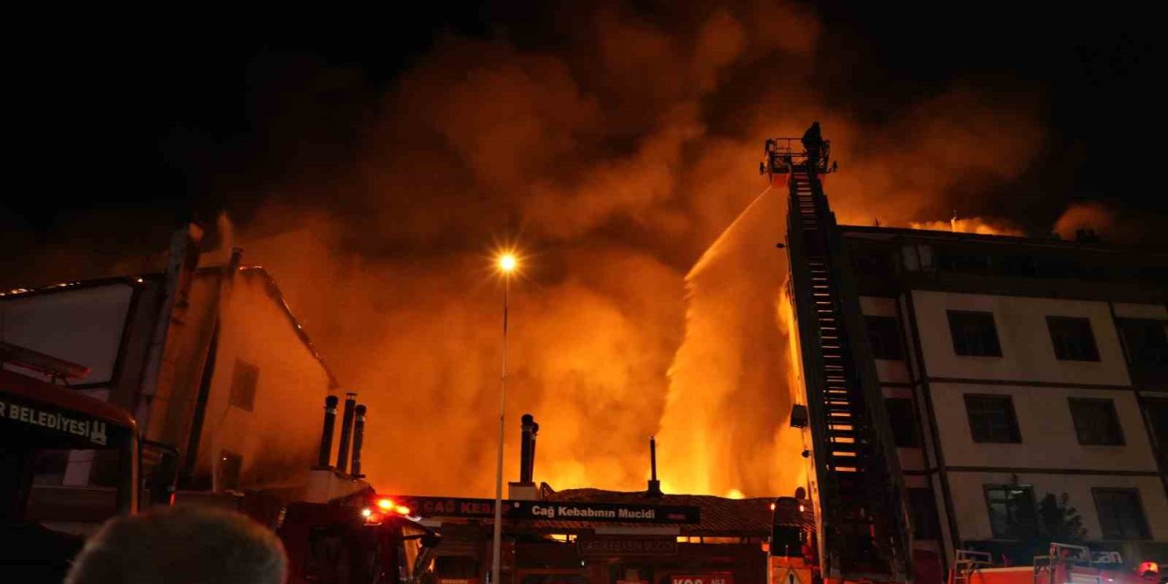 Erzurum Valisi Mustafa Çiftçi’den yangınla ilgili açıklama