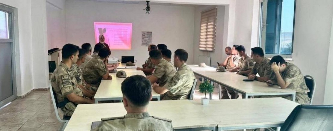 Digor’da Jandarma Personeline İletişim ve Yaşam Becerileri Eğitimi
