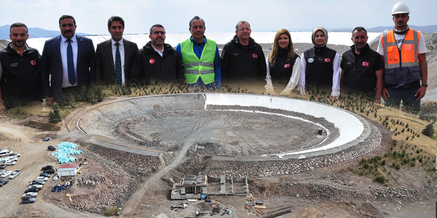 Sarıkamış Kayak Merkezi'nde suni karlama sistemi yapımı sürüyor