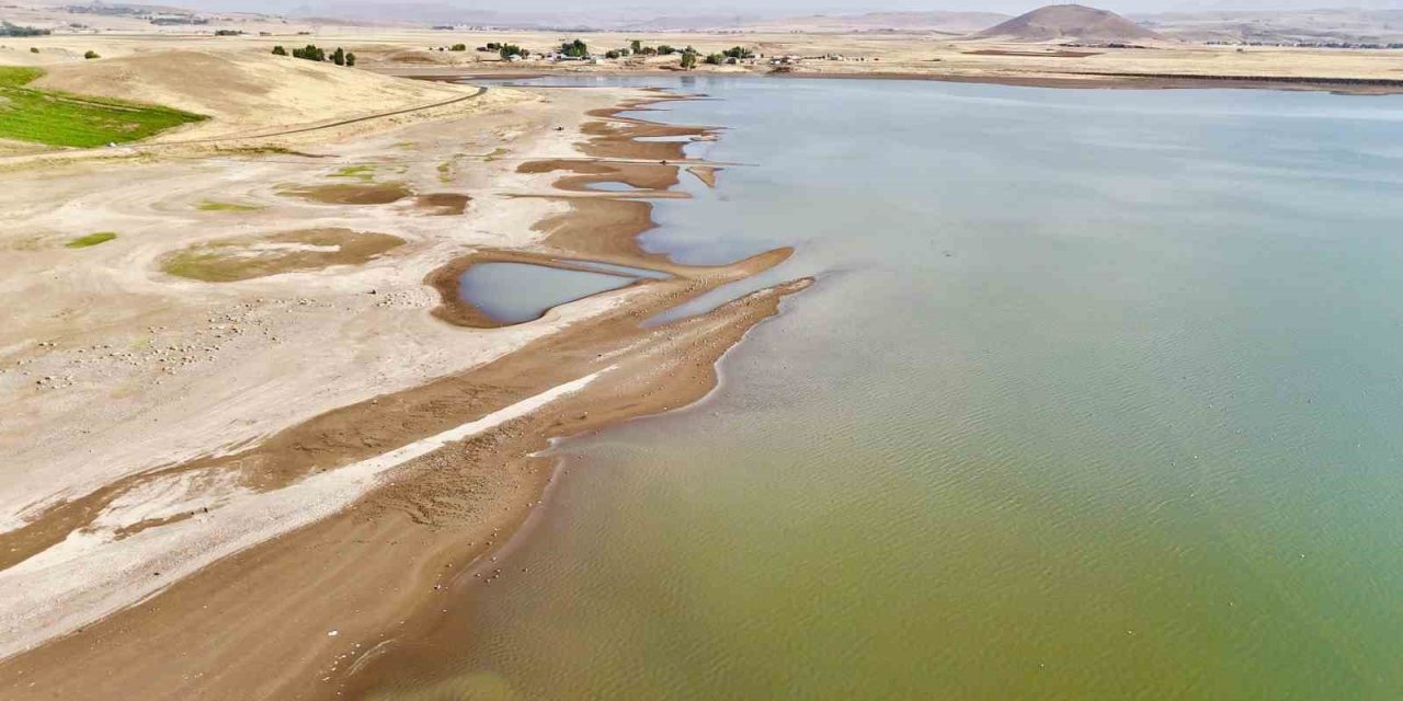 Patnos Barajı’nda  su seviyesi alarm veriyor