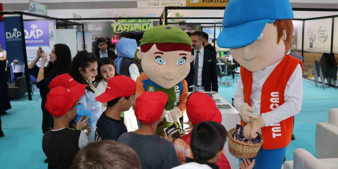 Devlet korumasındaki çocuklar tarım ve hayvancılık fuarına katıldı