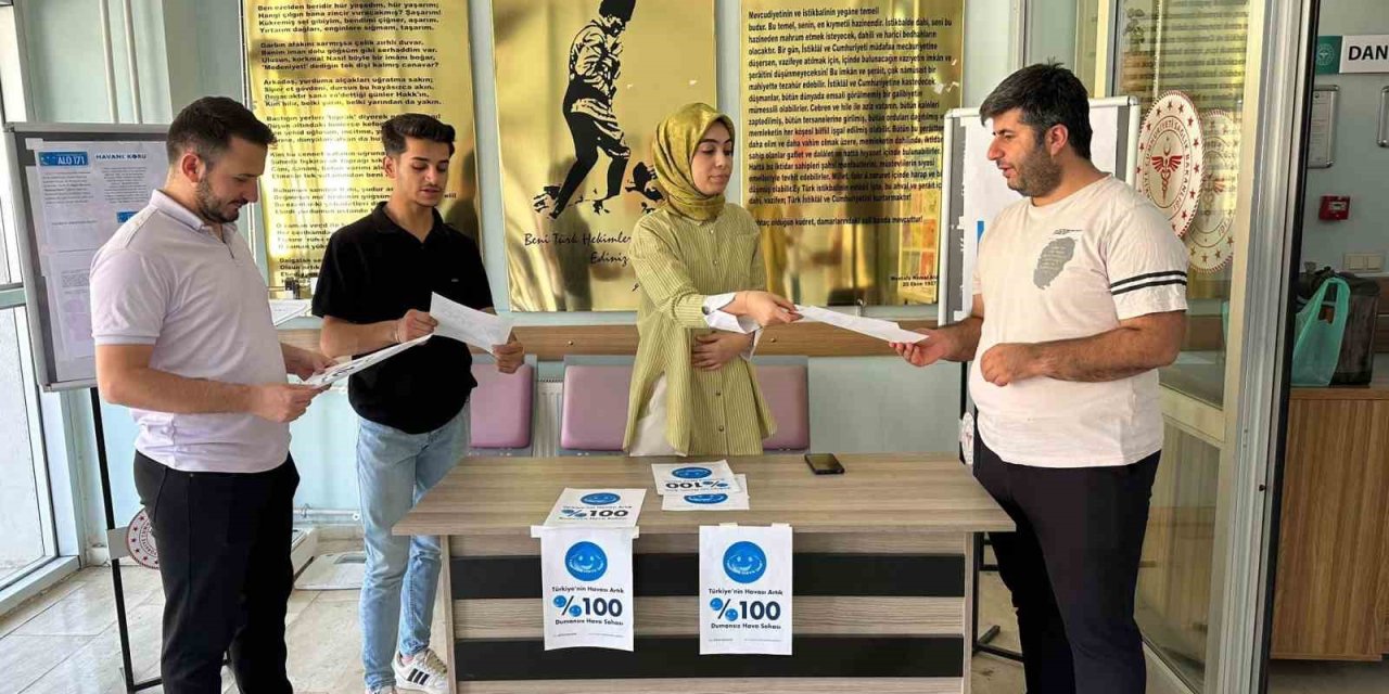 Derecik Devlet Hastanesi’nde tütünsüz yaşama destek standı açıldı