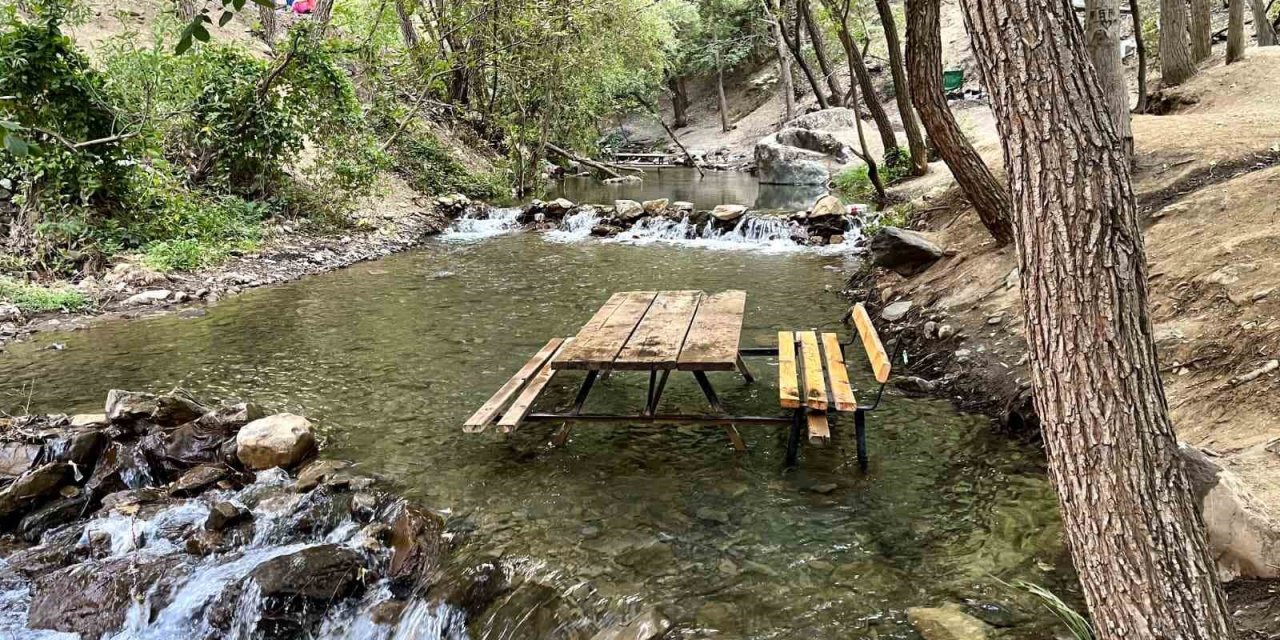 Teke Deresi güzelliği ile dikkat çekiyor