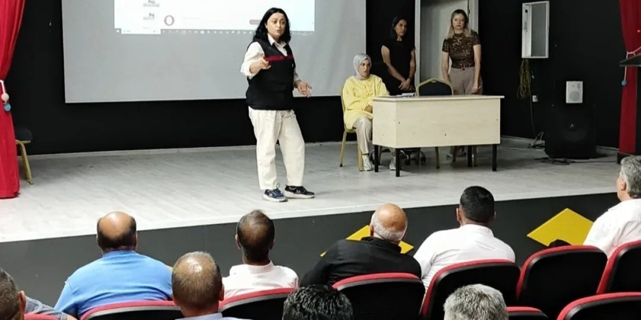 Doğubayazıt’ta çiftçilere yönelik bilgilendirme toplantısı