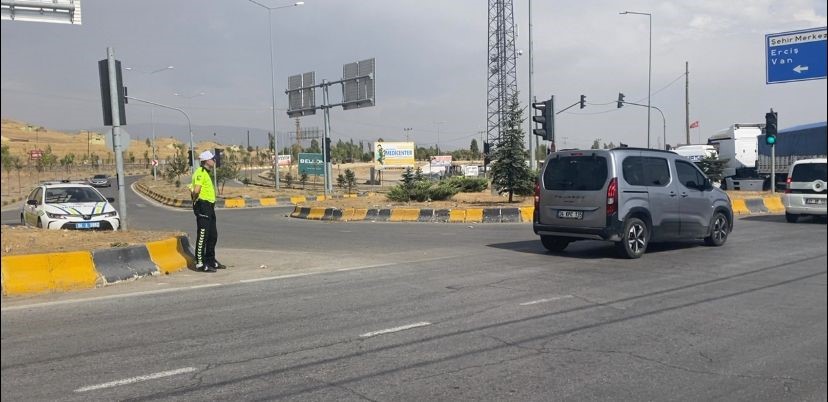 Patnos’ta trafik denetimleri hız kesmiyor