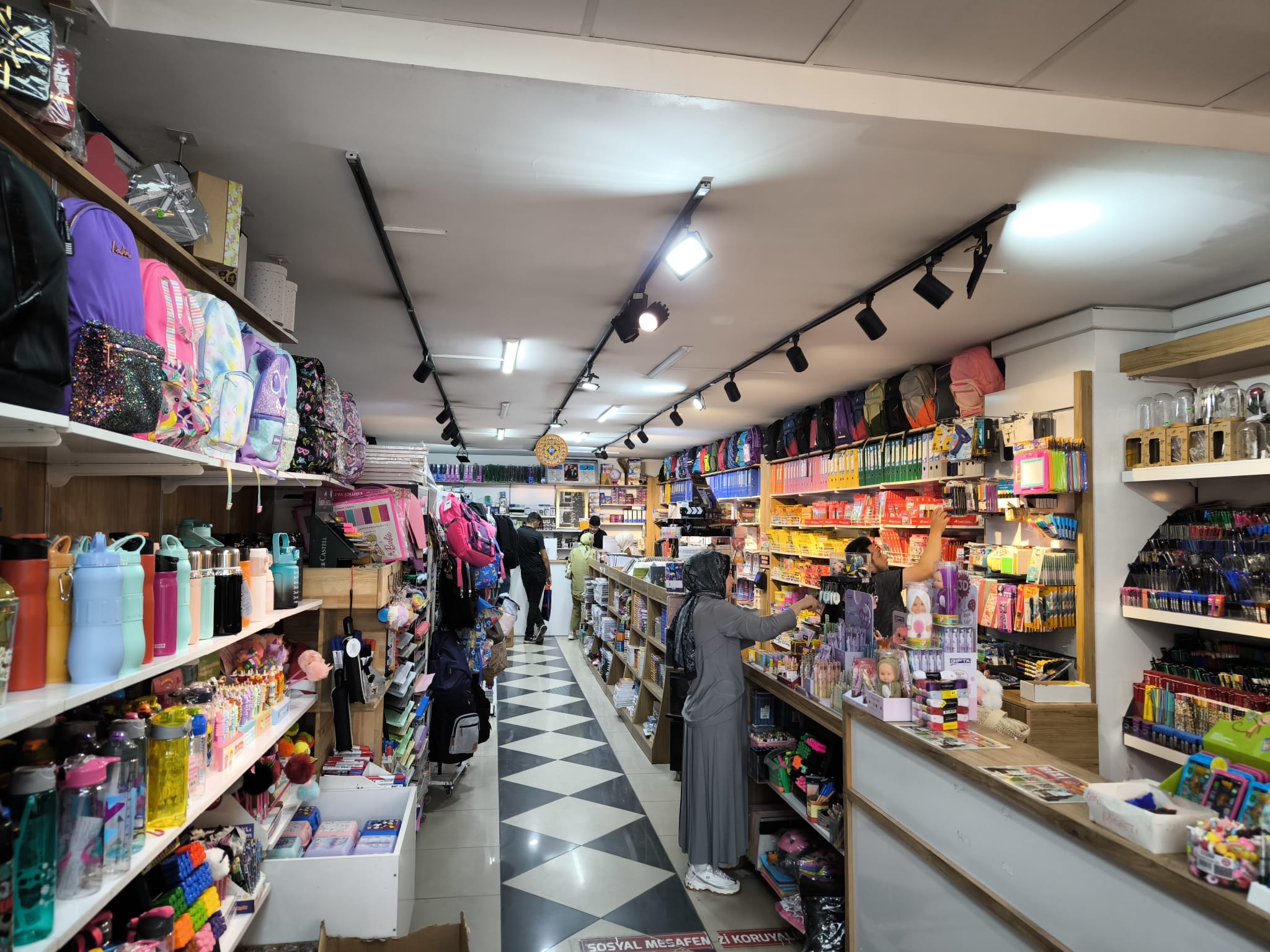 Kars'ta velilerin kırtasiye telaşı başladı