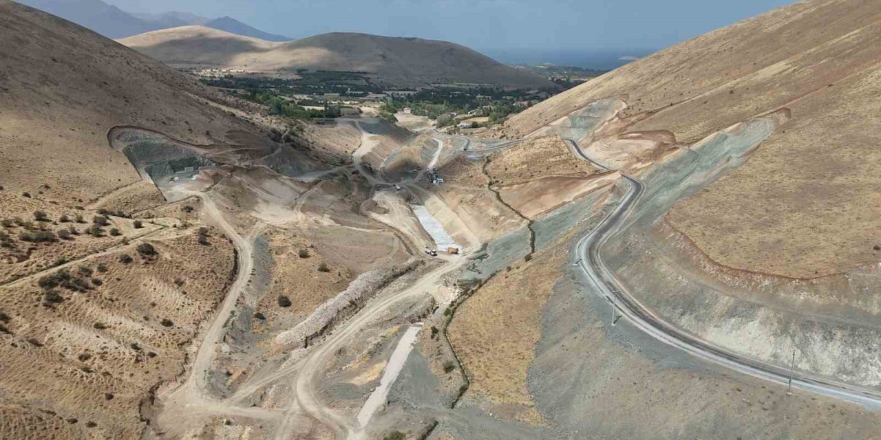 Gevaş’ta 469 hektar alan suyla buluşuyor