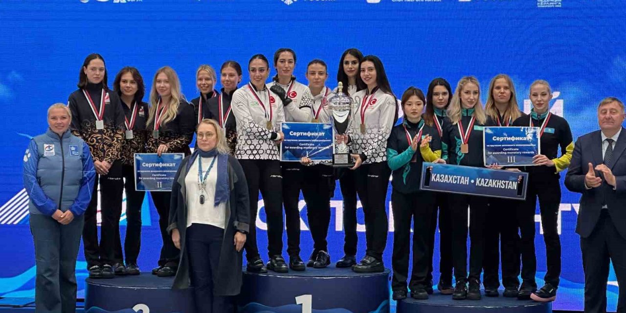 Curling milli takımı çifte madalya ile dönüyor