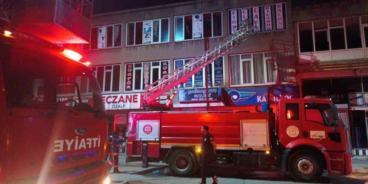 Özalp’ta pasajda yangını