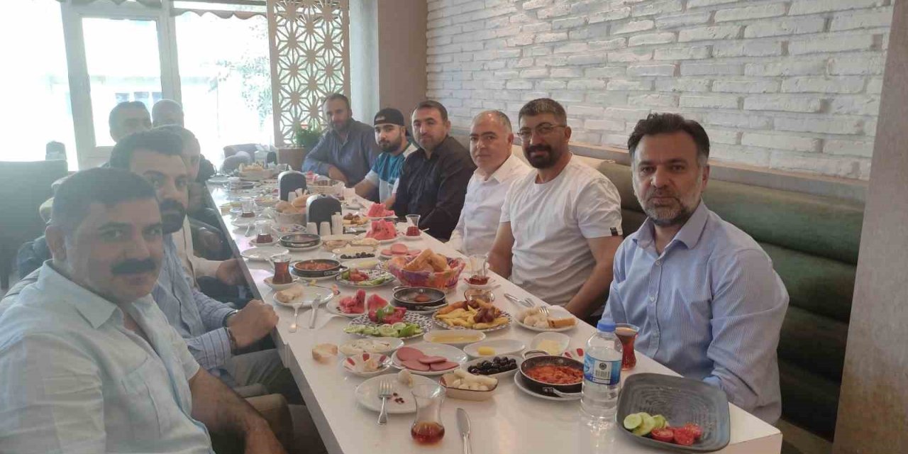 DSYB Başkan adayı Sarıkaya, basınla buluştu