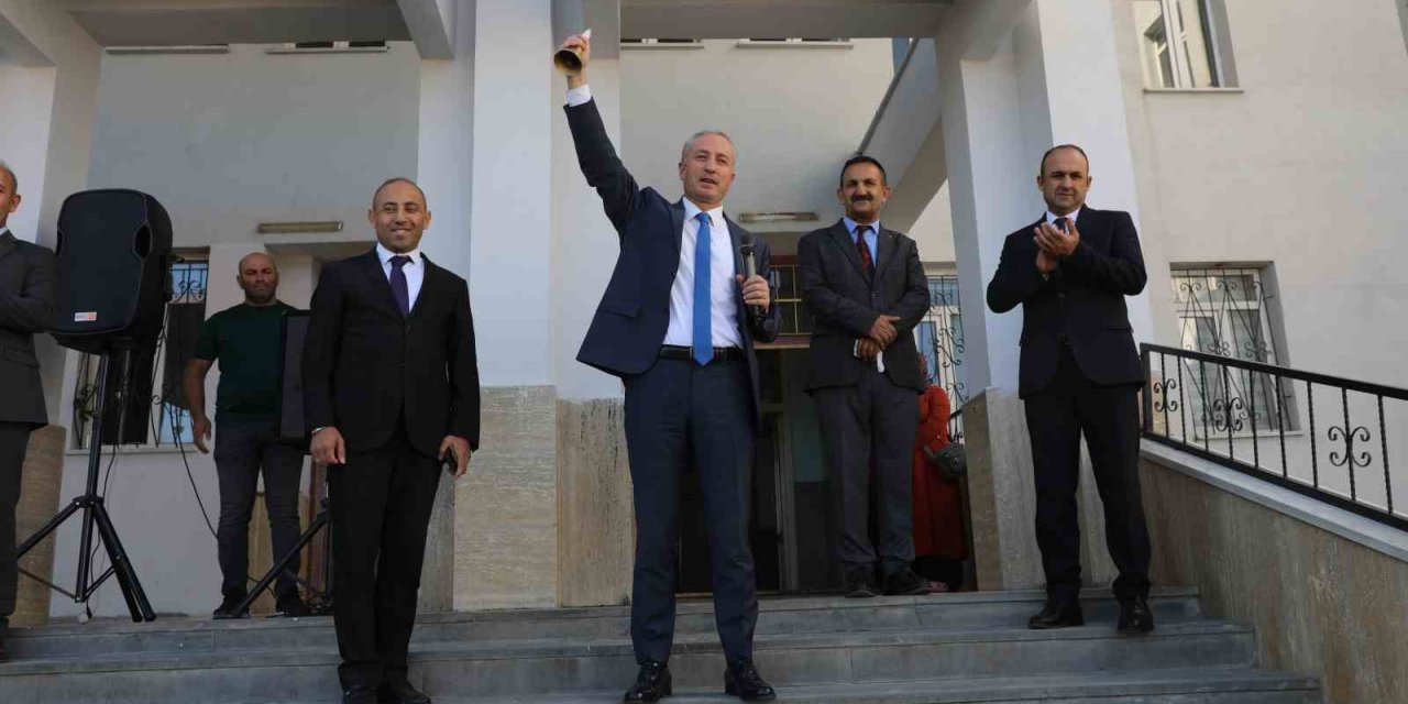 Ağrı’da 2025-2026 eğitim öğretim yılı ilk ders ziliyle başladı