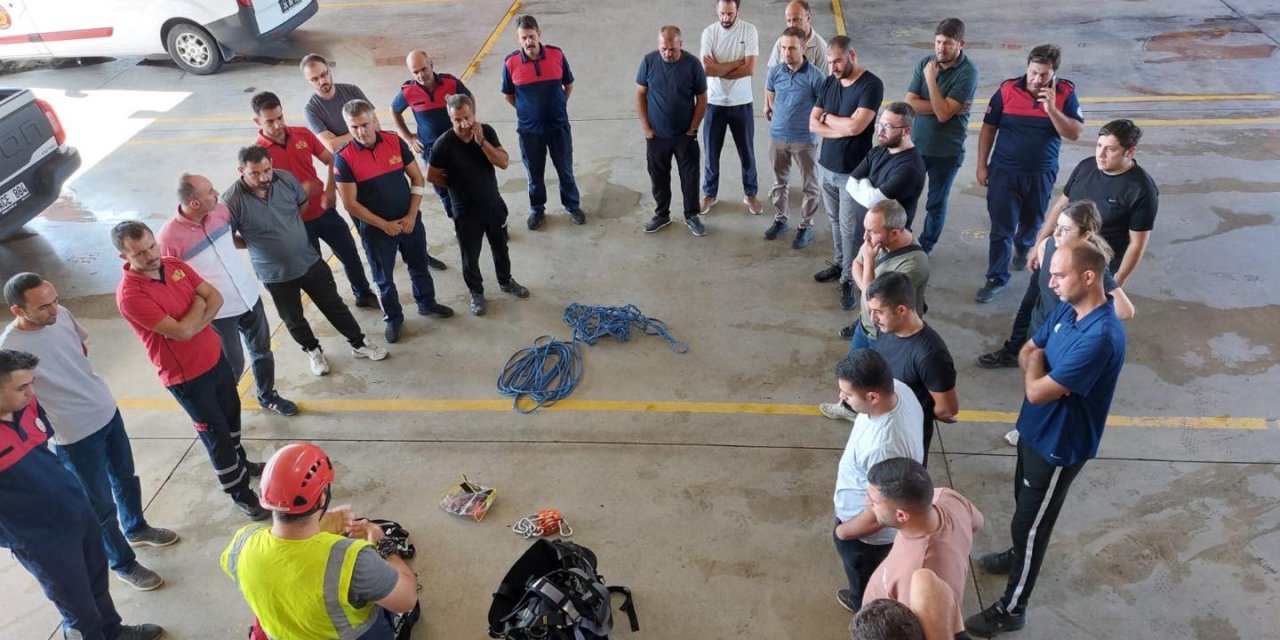 Belediye personeline yüksekte çalışma eğitici eğitimi verildi