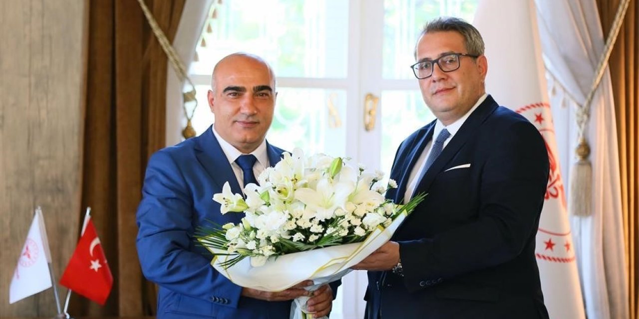 Doç. Dr. Ayhan Kul, İzmir İl Sağlık Müdürlüğüne atandı