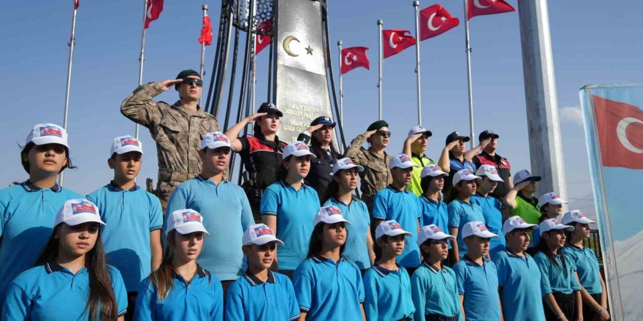 Iğdır’da Dilucu Şehitleri Anıtı’nda anma töreni