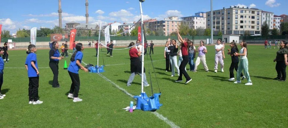 Kars’ta Çocuklar Geleneksel Oyunlarla Buluştu