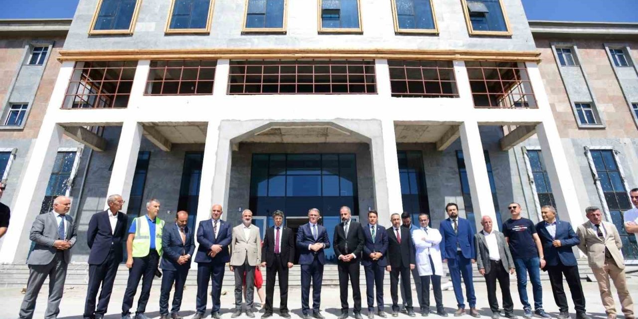 Van YYÜ’de sağlık ve eğitim yatırımlarında büyük hamle