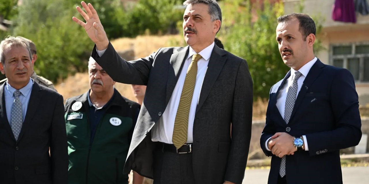 Vali Çiftçi, İspir’de heyelan bölgesinde incelemelerde bulundu