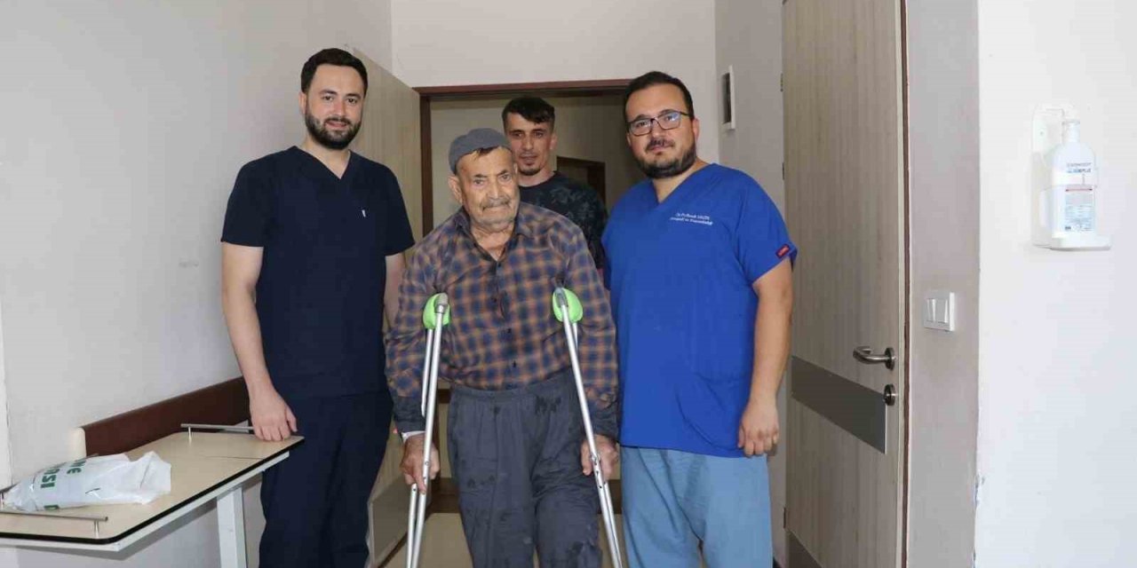 Bingöl’de iki aşamalı diz protezi revizyon ameliyatı gerçekleştirildi