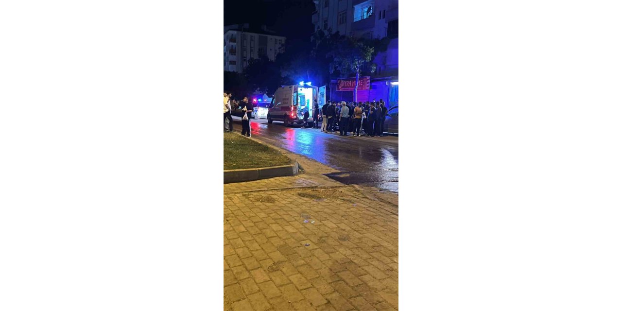 Elazığ’da motosiklet yayaya çarptı: 2 yaralı