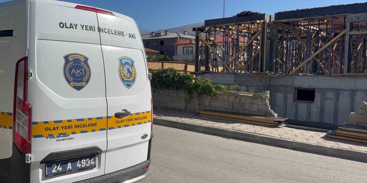 Erzincan’da inşaattan düşen işçi ağır yaralandı