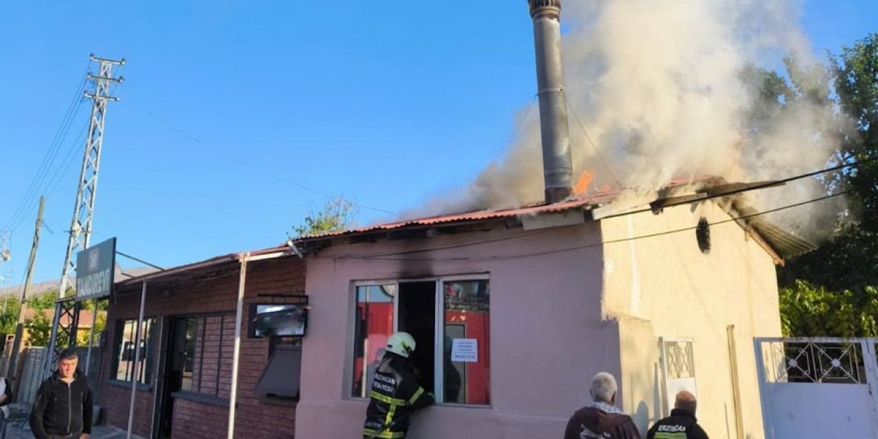 Erzincan’da tandır evi yandı