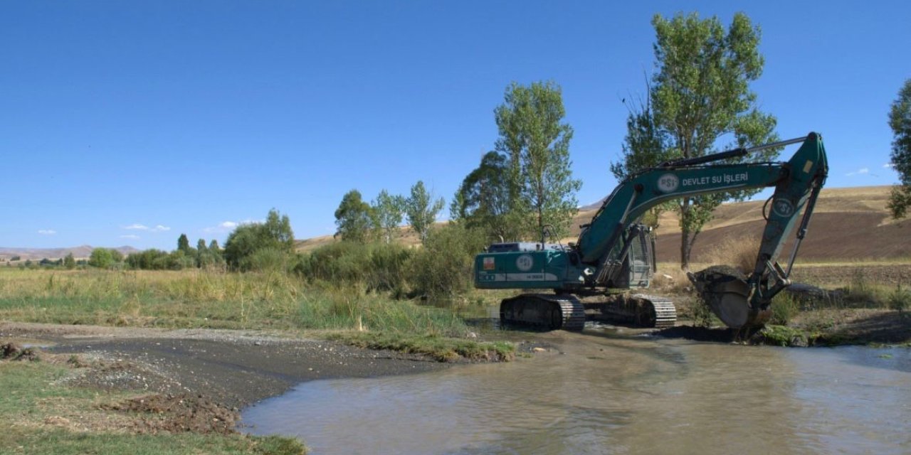 Bağpınar ve Kurukol köyleri arasındaki derede rüsubat temizliği