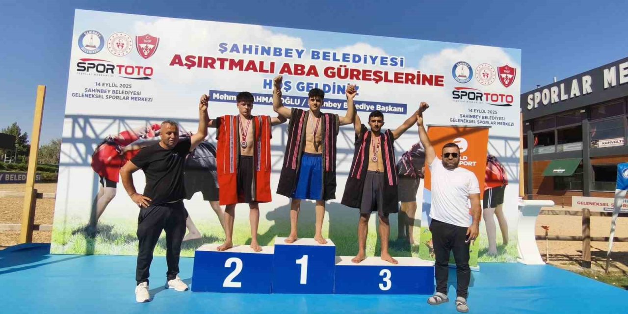 Hakkarili sporcular 5 madalyayla kente döndü