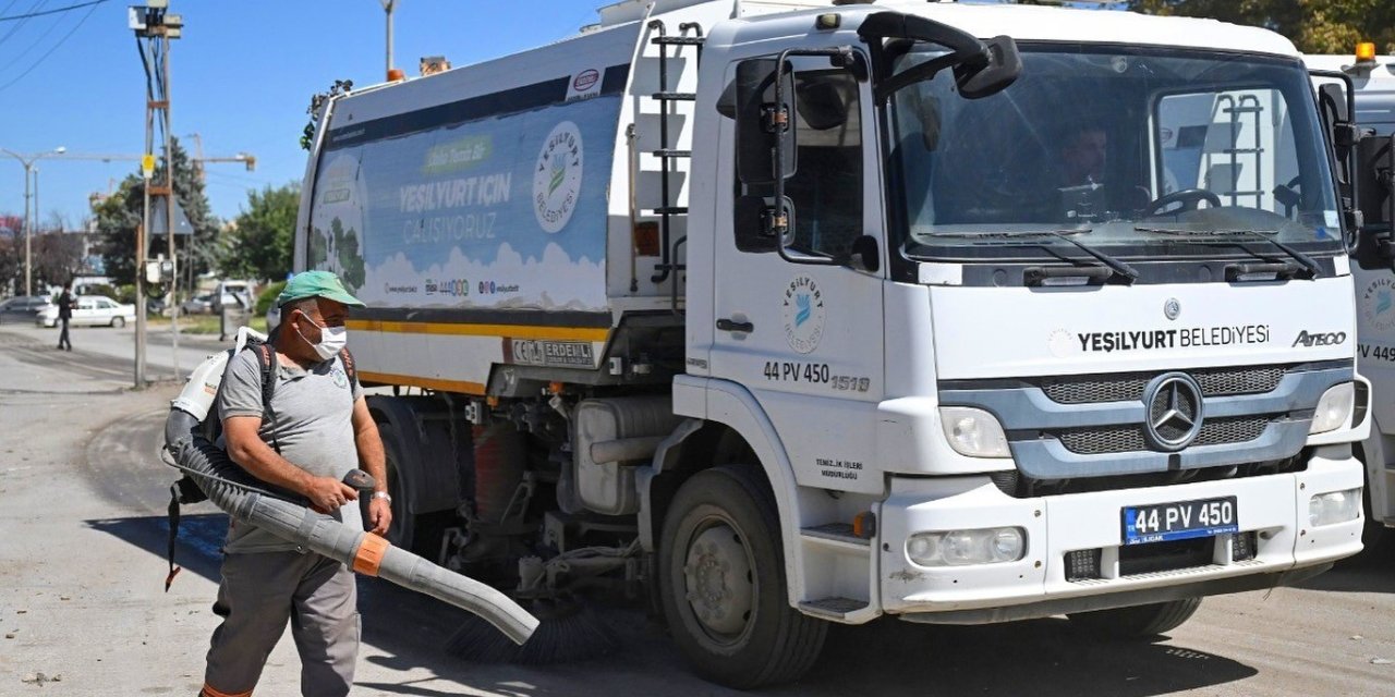 Yeşilyurt Belediyesi’nin temizlik seferberliği sürüyor