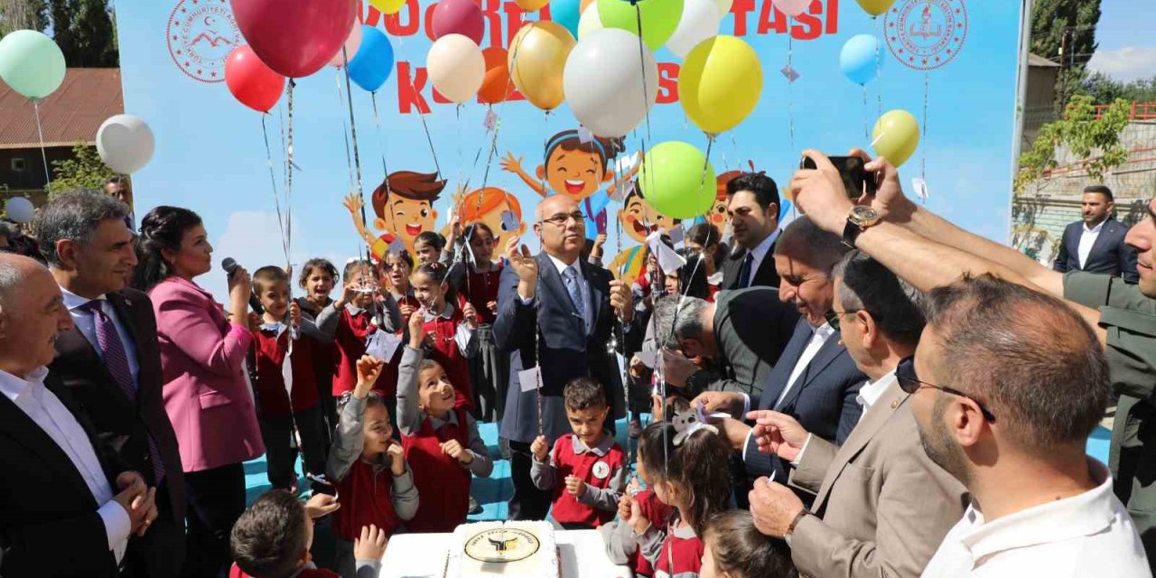 Ağrı’da İlköğretim Haftası törenle kutlandı