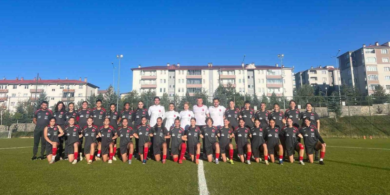 U19 Kadın Millî Takımı’nın Erzurum kampı başladı
