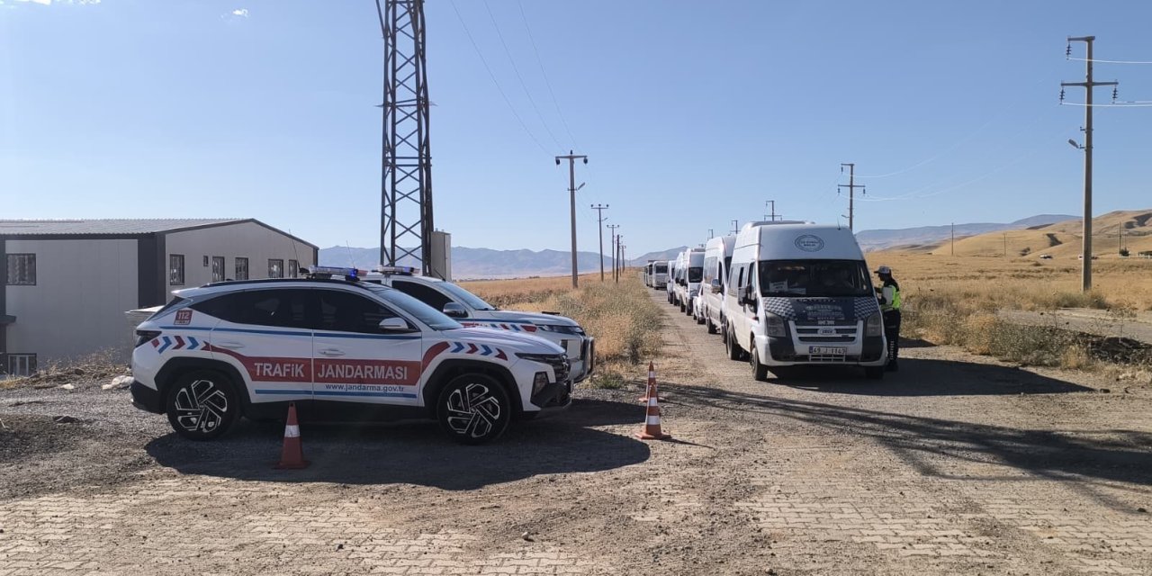 Muş’ta okul servis araçları denetlendi