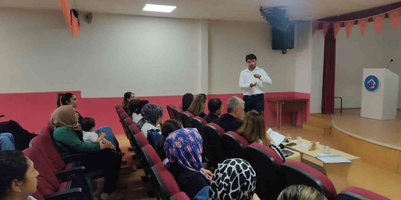 RAM uzmanları Hekimhan’da eğitsel ve rehberlik çalışmaları yürüttü