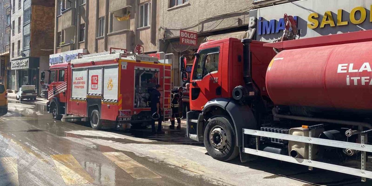 Elazığ’da odunluk yangını: 1 kişi dumandan etkilendi
