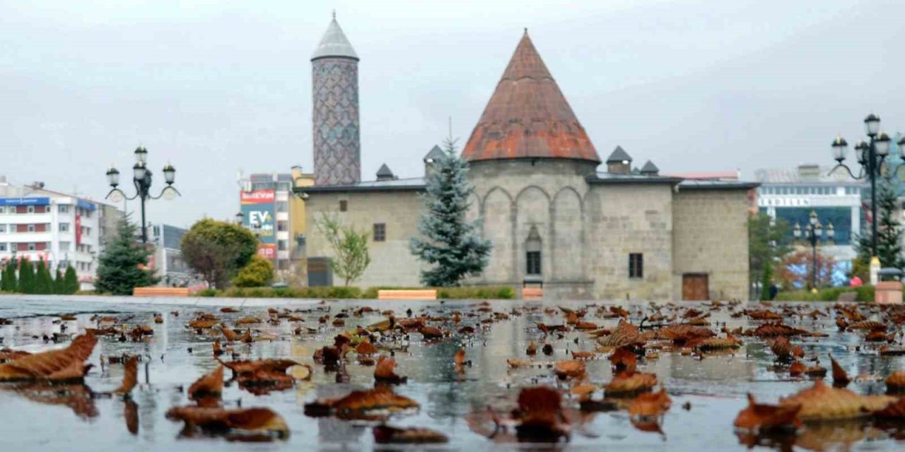 Erzurum’da kuvvetli rüzgar uyarısı